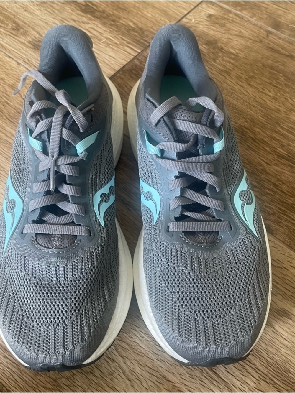 Saucony Triumph 21 Women's Running Sneakers - Picture 2 of 7